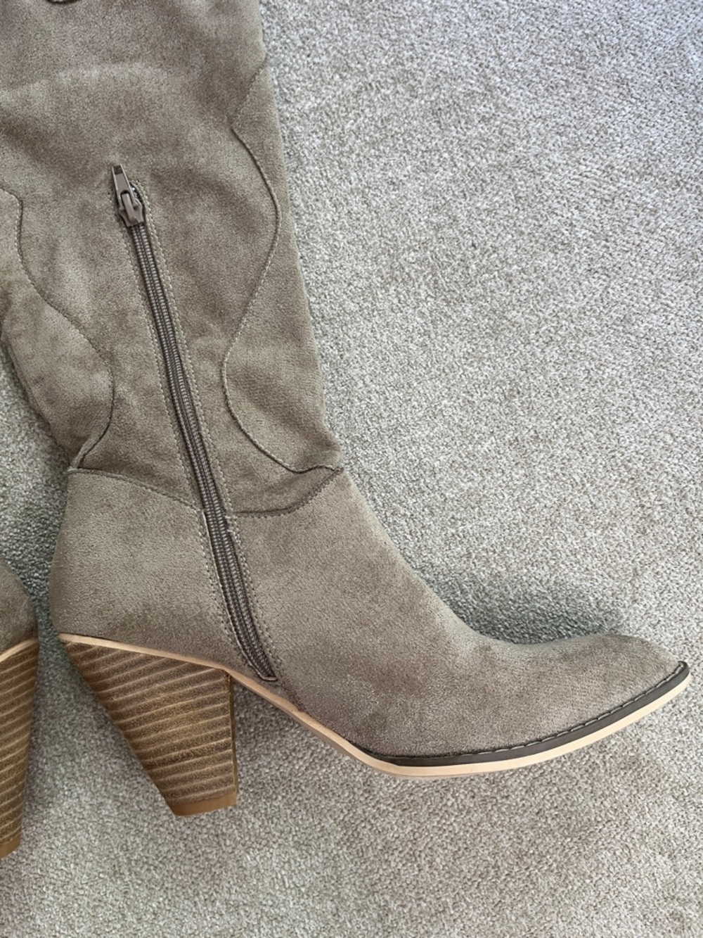 NWOT Taupe Suede Mid-Calf Heeled Western Boots Size 8 - Picture 8 of 10